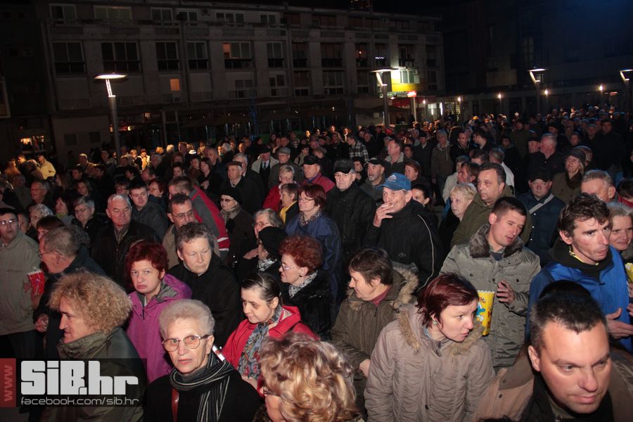 SvecanoOtvorenTrgSlobode_SiBhr_