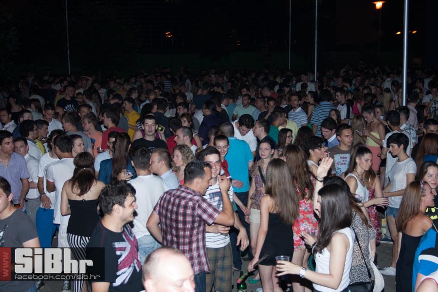dc_party_SiBhr_7
