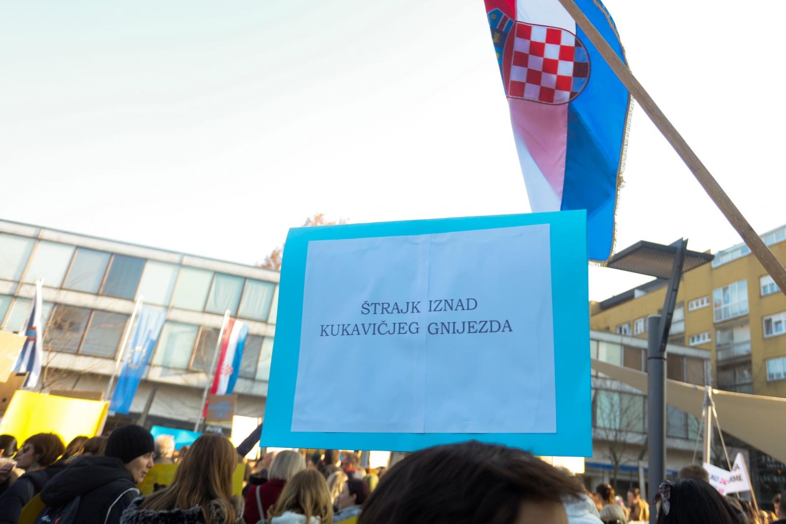 Osječani pružili podršku prosvjetarima