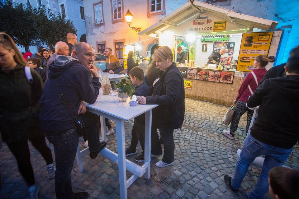 Druga večer bajkovitoh HeadOnEast festivala u Tvrđi Druga večer bajkovitoh HeadOnEast festivala u Tvrđi