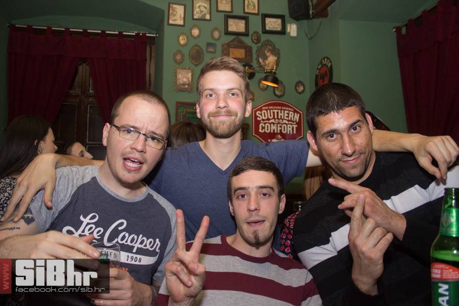 fort_pub_1