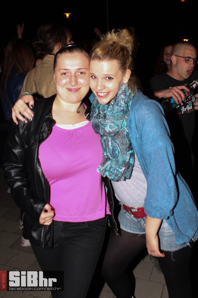 dc_party_2706_SiBhr_21 dc_party_2706_SiBhr_21