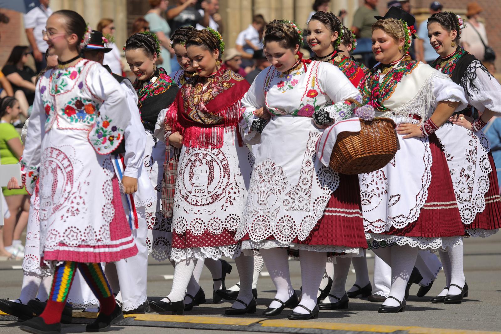 57. Đakovački vezovi