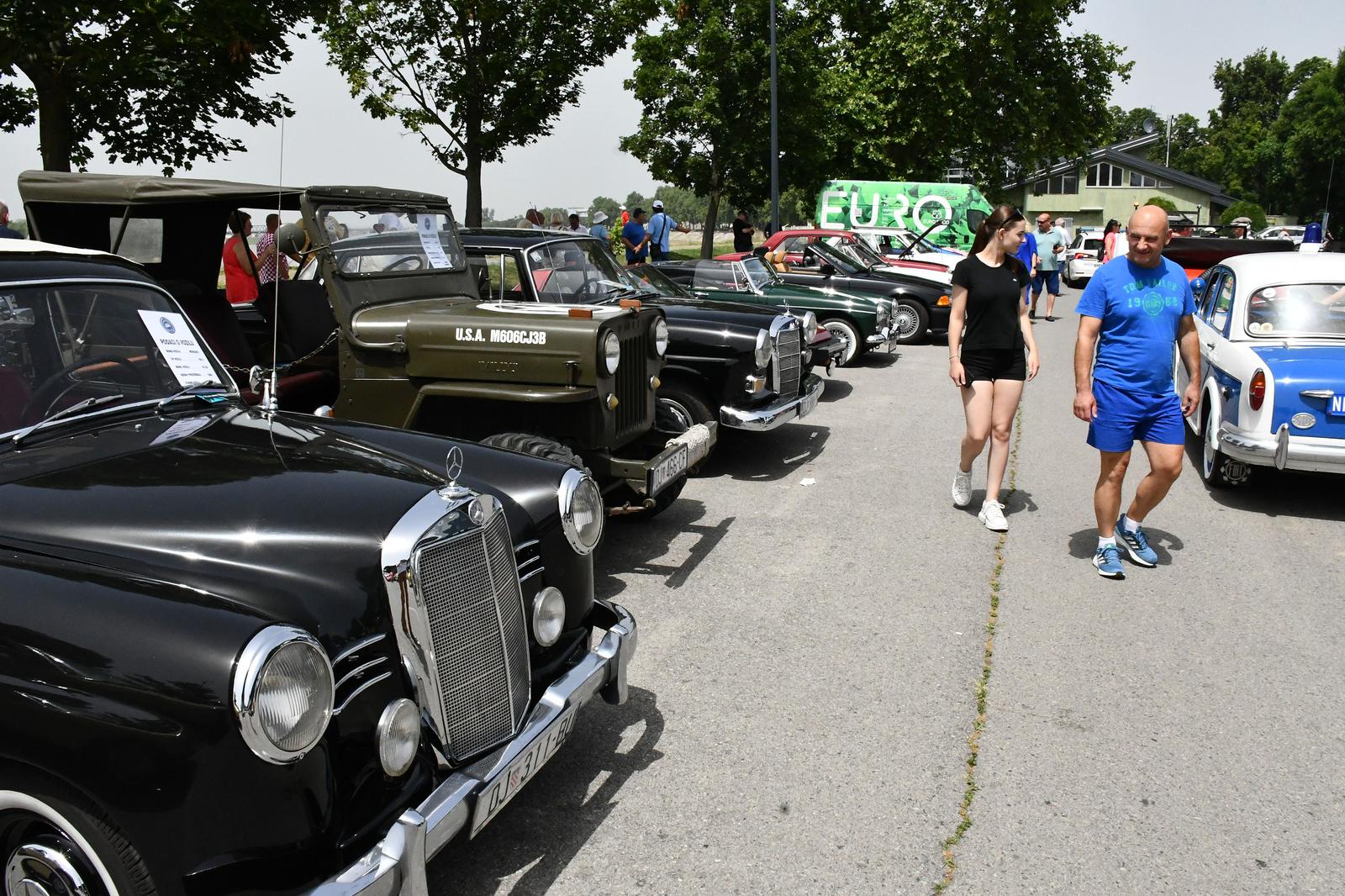 Fascinantna povijest na kotačima: Održan još jedan oldtimer susret u Slavonskom Brodu