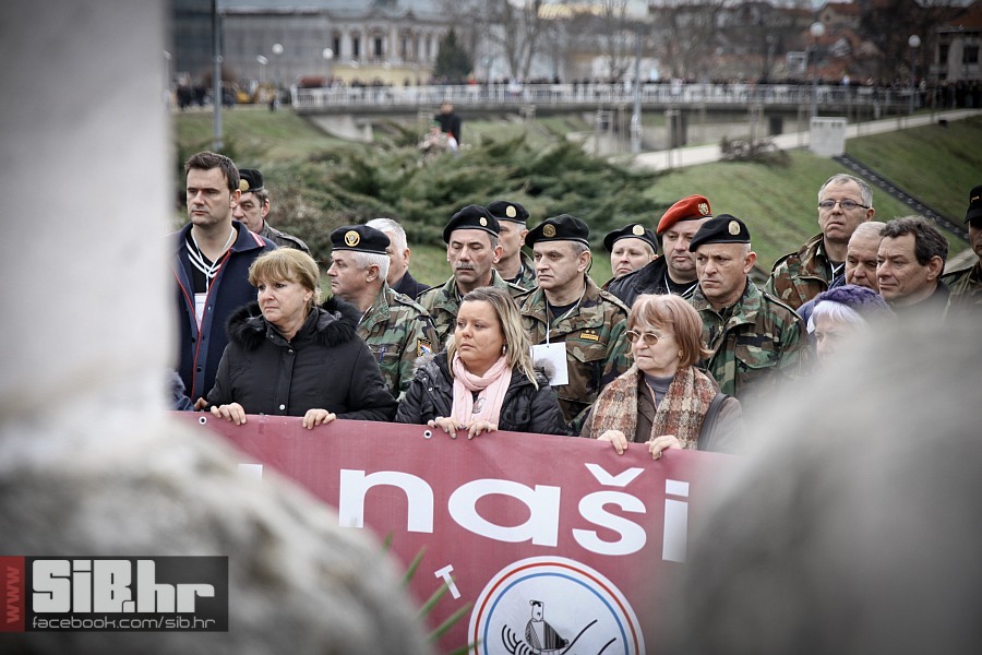 vukovar_prosvjed_protiv_cirilic