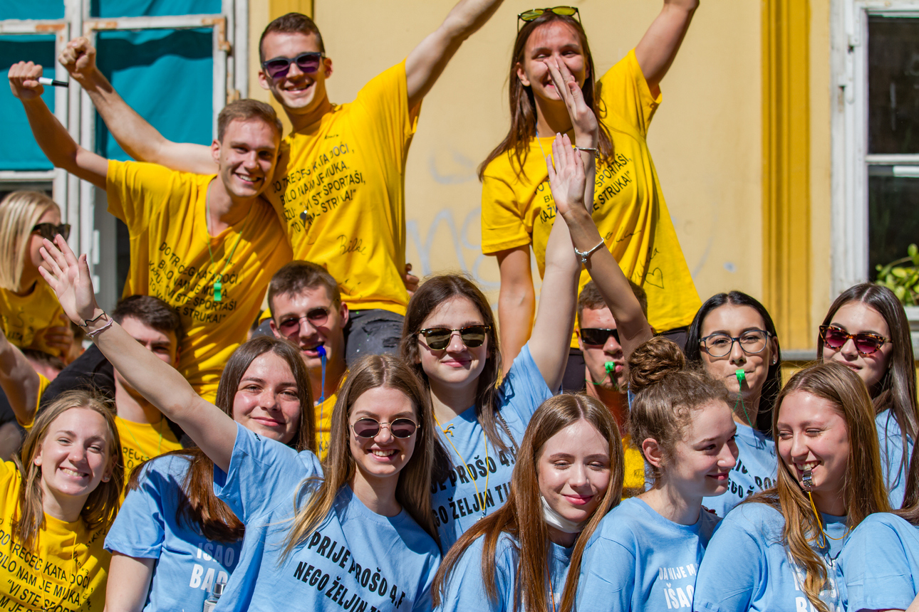 Maturanti slavili po Osijeku Maturanti slavili po Osijeku