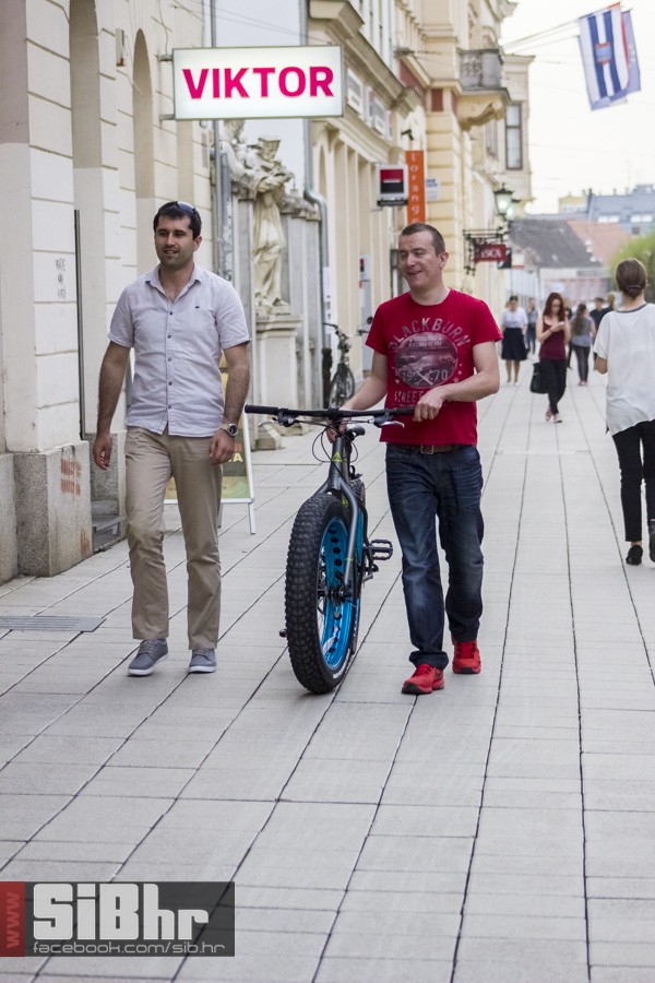 osjecani_u_setnji_gradom_23 osjecani_u_setnji_gradom_23