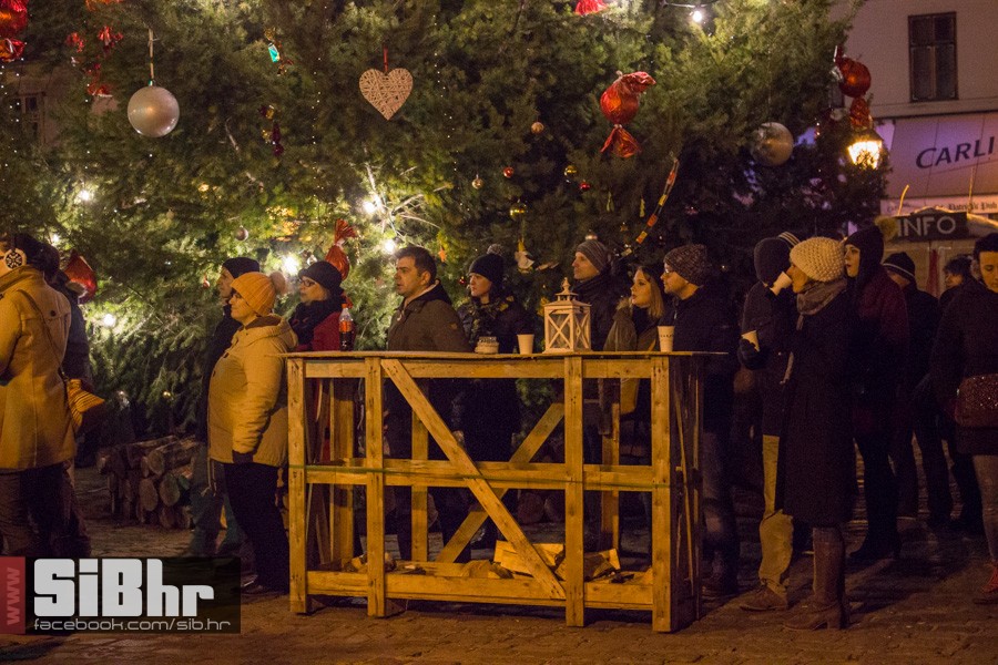 nova_godina_2016_trg_tvrdja_sib nova_godina_2016_trg_tvrdja_sib