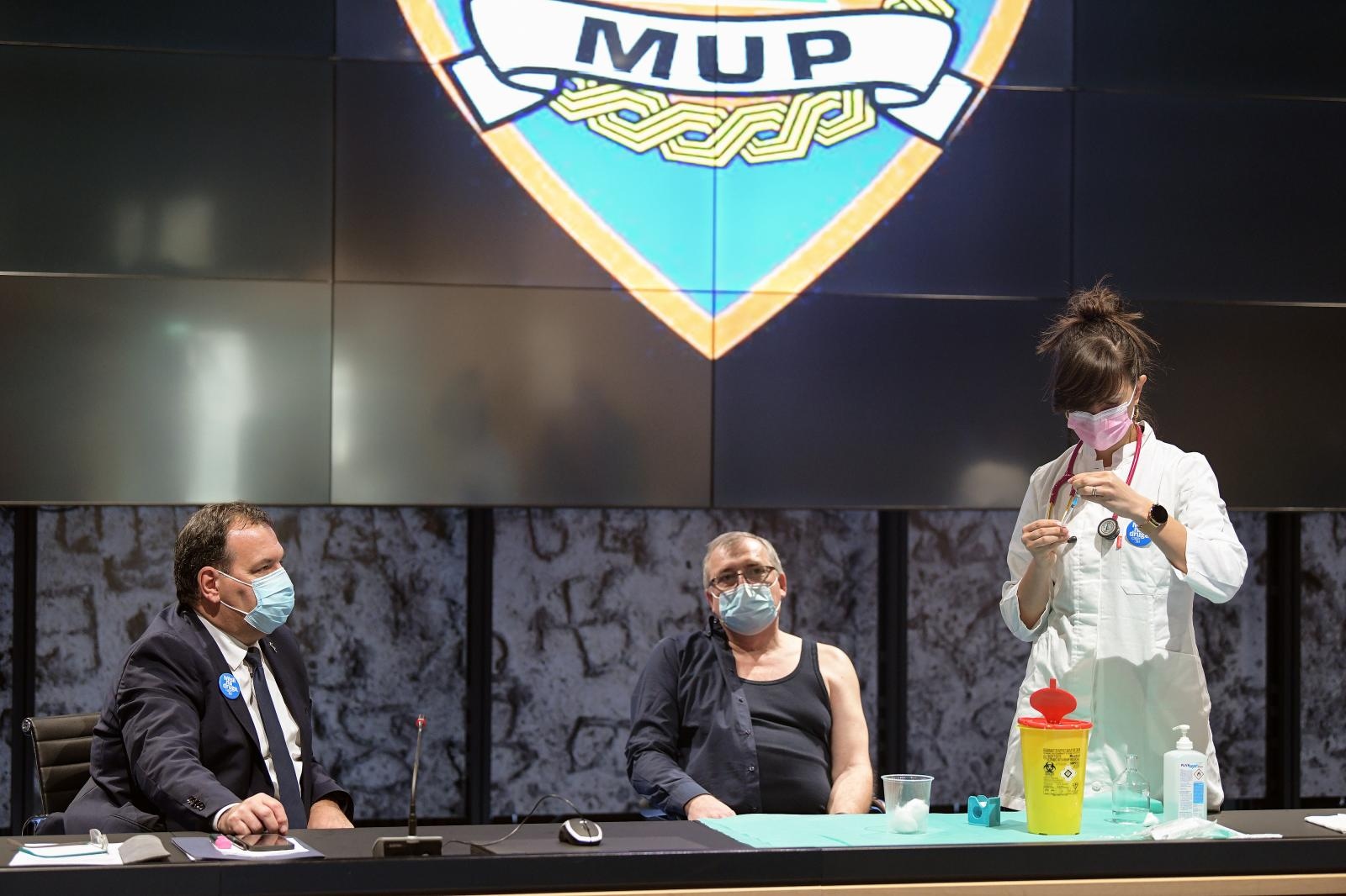 Image 4776920 (auto)