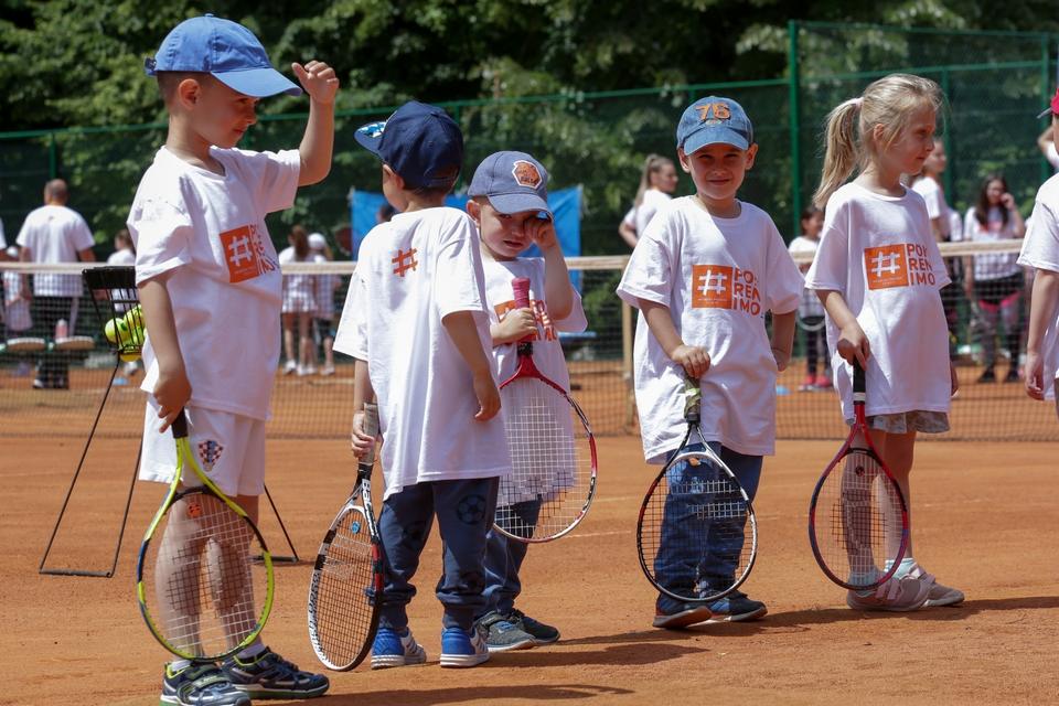 Kids day na teniskom spektaklu u Osijeku