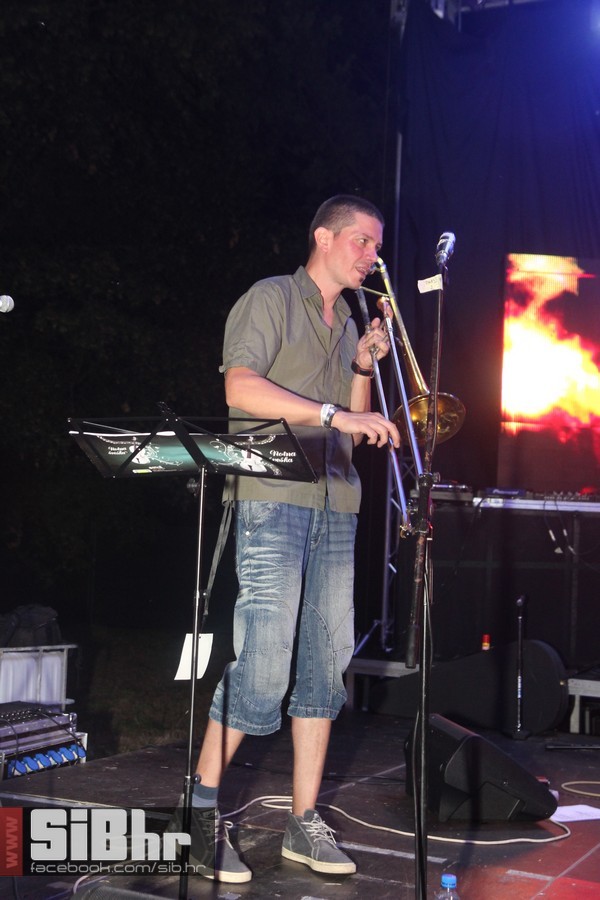 backyard_art_festival_SiBhr_56