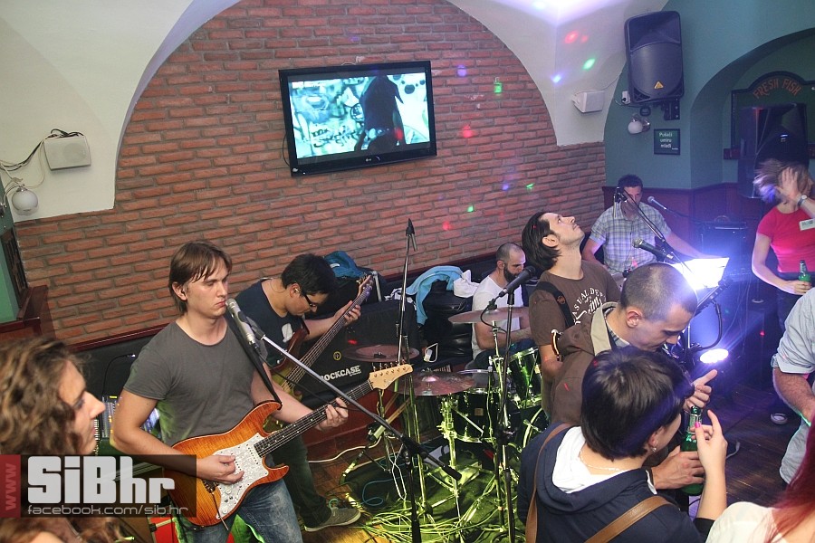 2014_10_12_fortpub_osijek_night