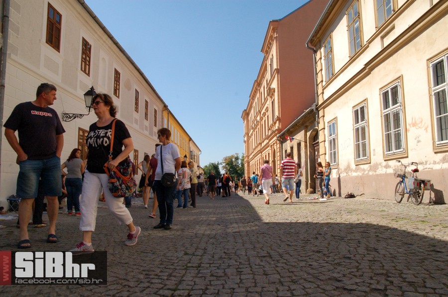 sajam_antikviteta_i_sajam_knjig