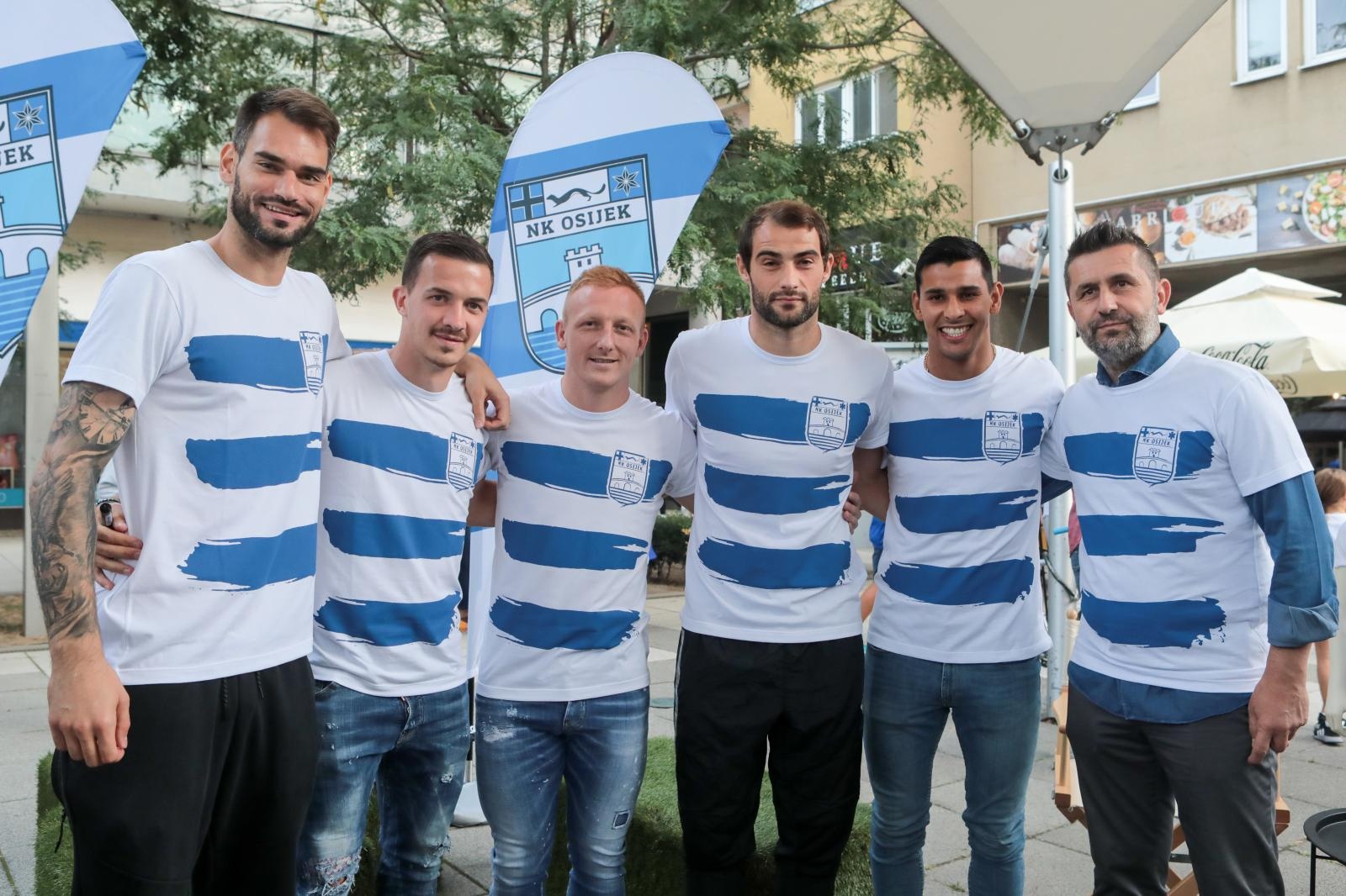 Druženje NK Osijeka s navijačima Druženje NK Osijeka s navijačima