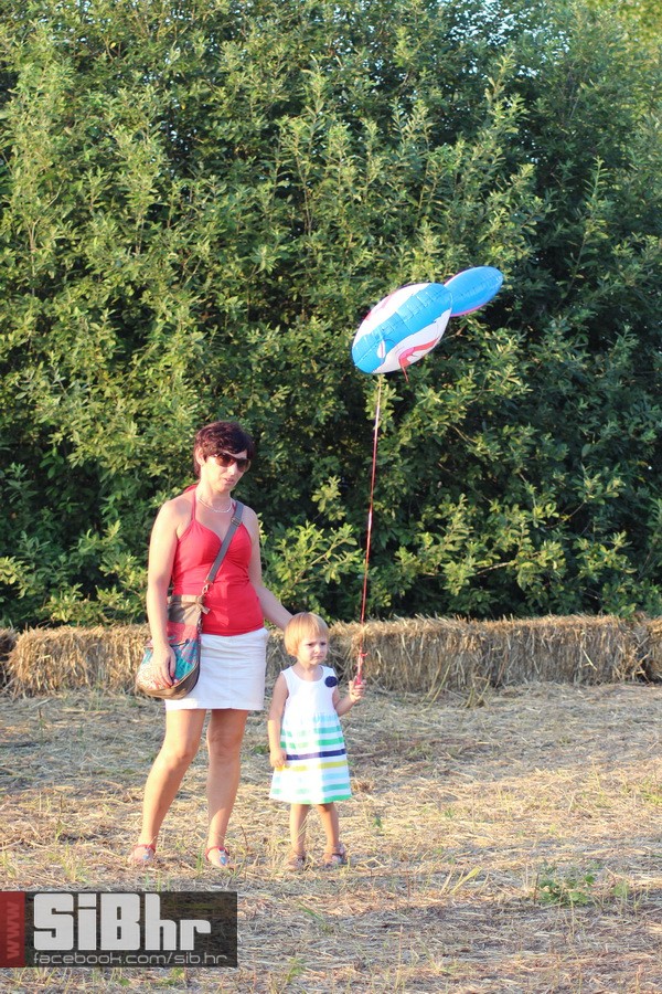 slama_dan_drugi_SiBhr_60 slama_dan_drugi_SiBhr_60