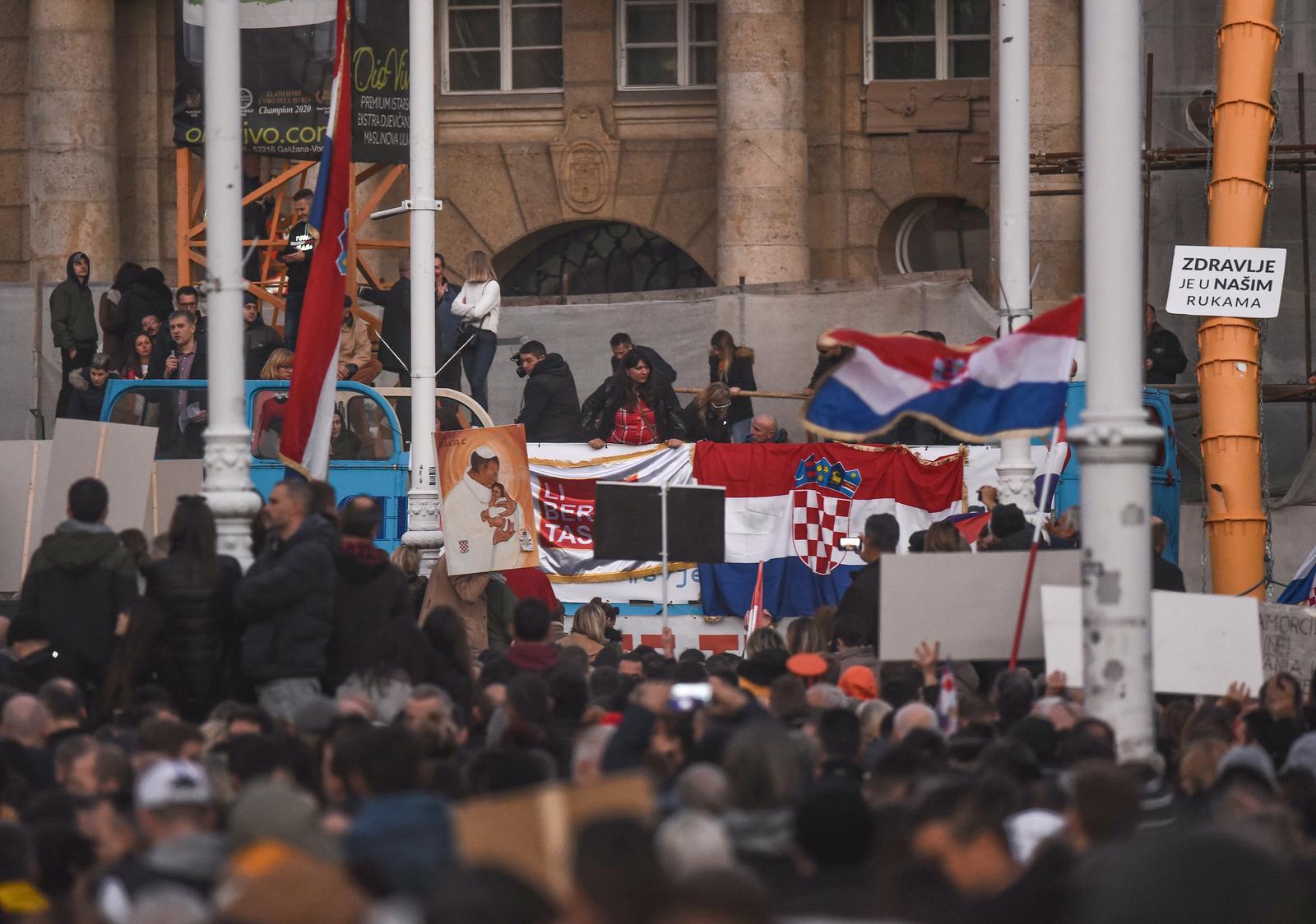 U Zagrebu veliki prosvjed protiv Covid potvrda