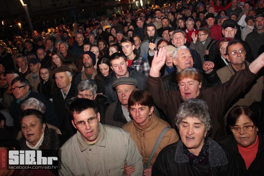 SvecanoOtvorenTrgSlobode_SiBhr_