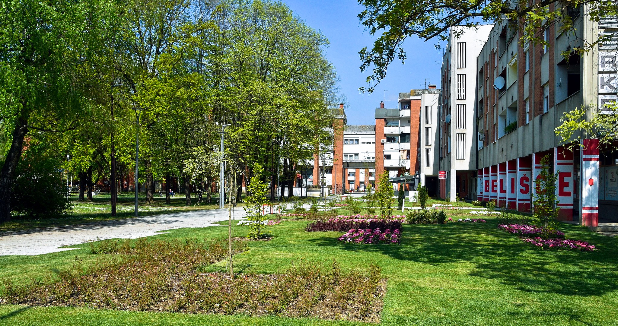 Novi trg u Belišću, travanj 2024. Novi trg u Belišću, travanj 2024.