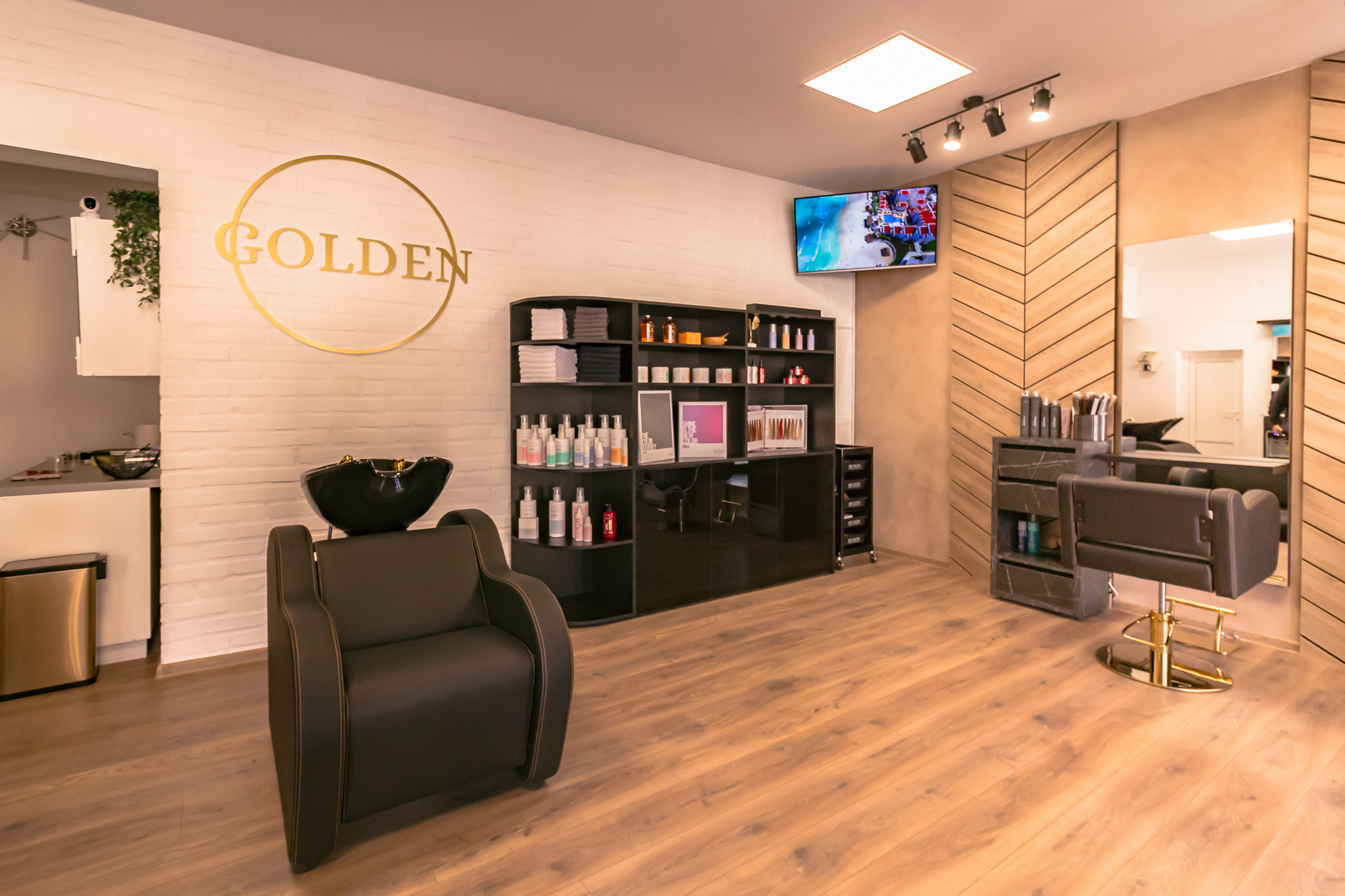 Golden by Ana