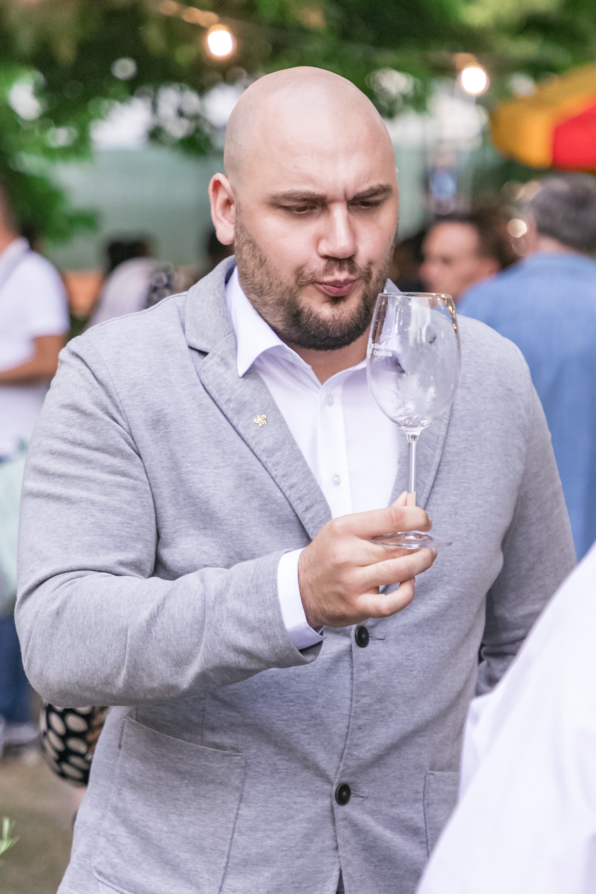 Večer vina i umjetnosti svibanj 2024. Večer vina i umjetnosti svibanj 2024.