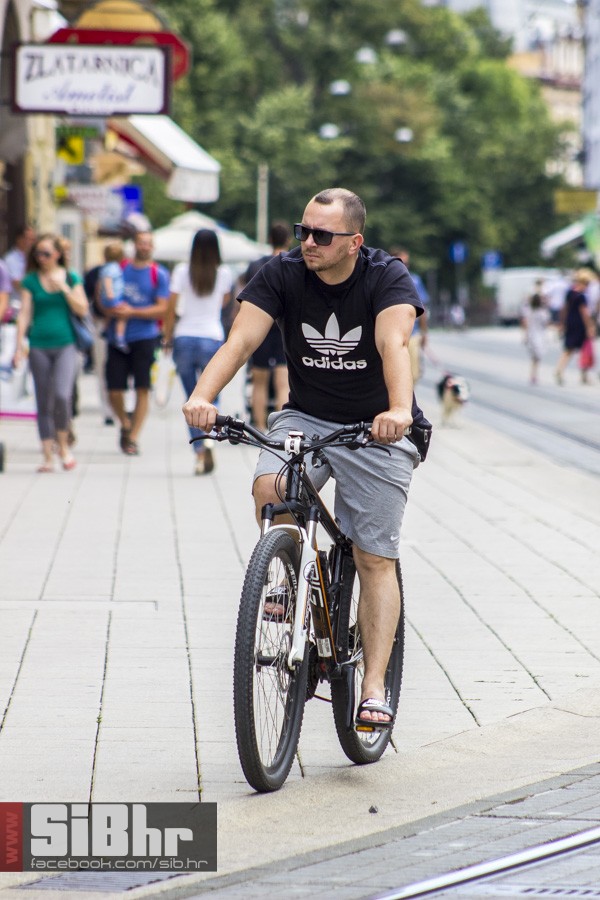 legice_i_lege_na_biciklima_srpa