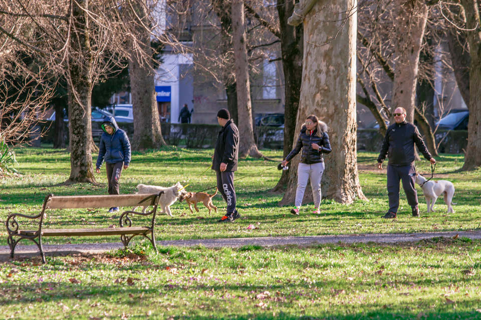 Osječane korona još nije uplašila – promenada puna šetača
