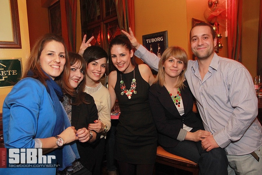 nocni_zivot_OldBridgePub_040120
