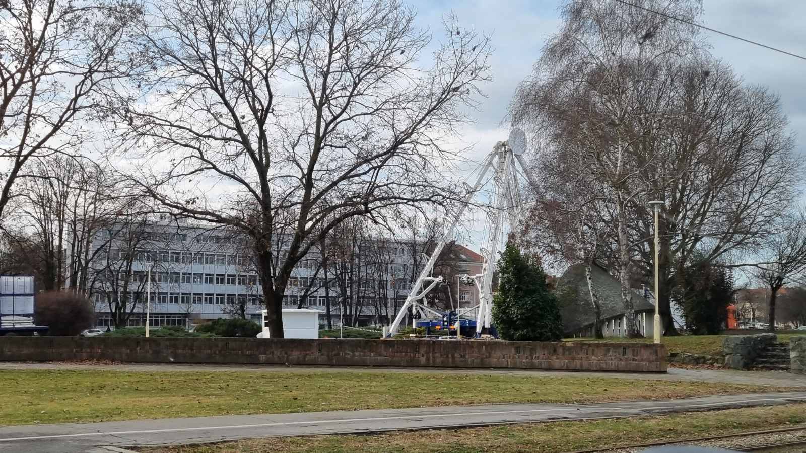 Napreduje podizanje osječkog ‘Ferris wheel-a’