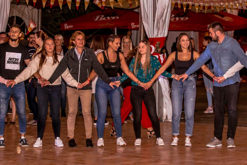 Dani prvog hrvatskog piva 2019. – Jelena Rozga, 4. rujna Dani prvog hrvatskog piva 2019. – Jelena Rozga, 4. rujna