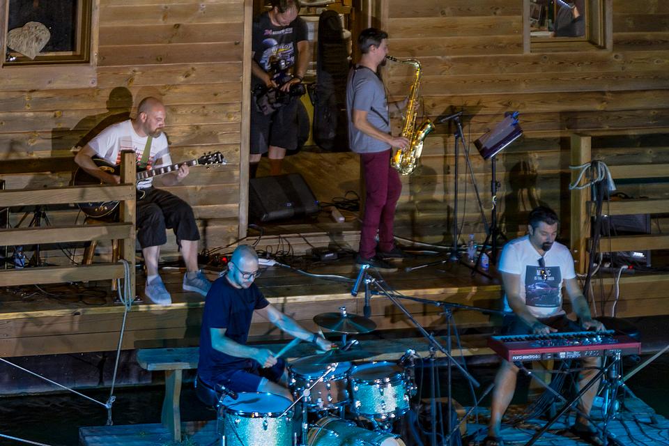 Osječani uživali na jazzu uz Dravu Osječani uživali na jazzu uz Dravu