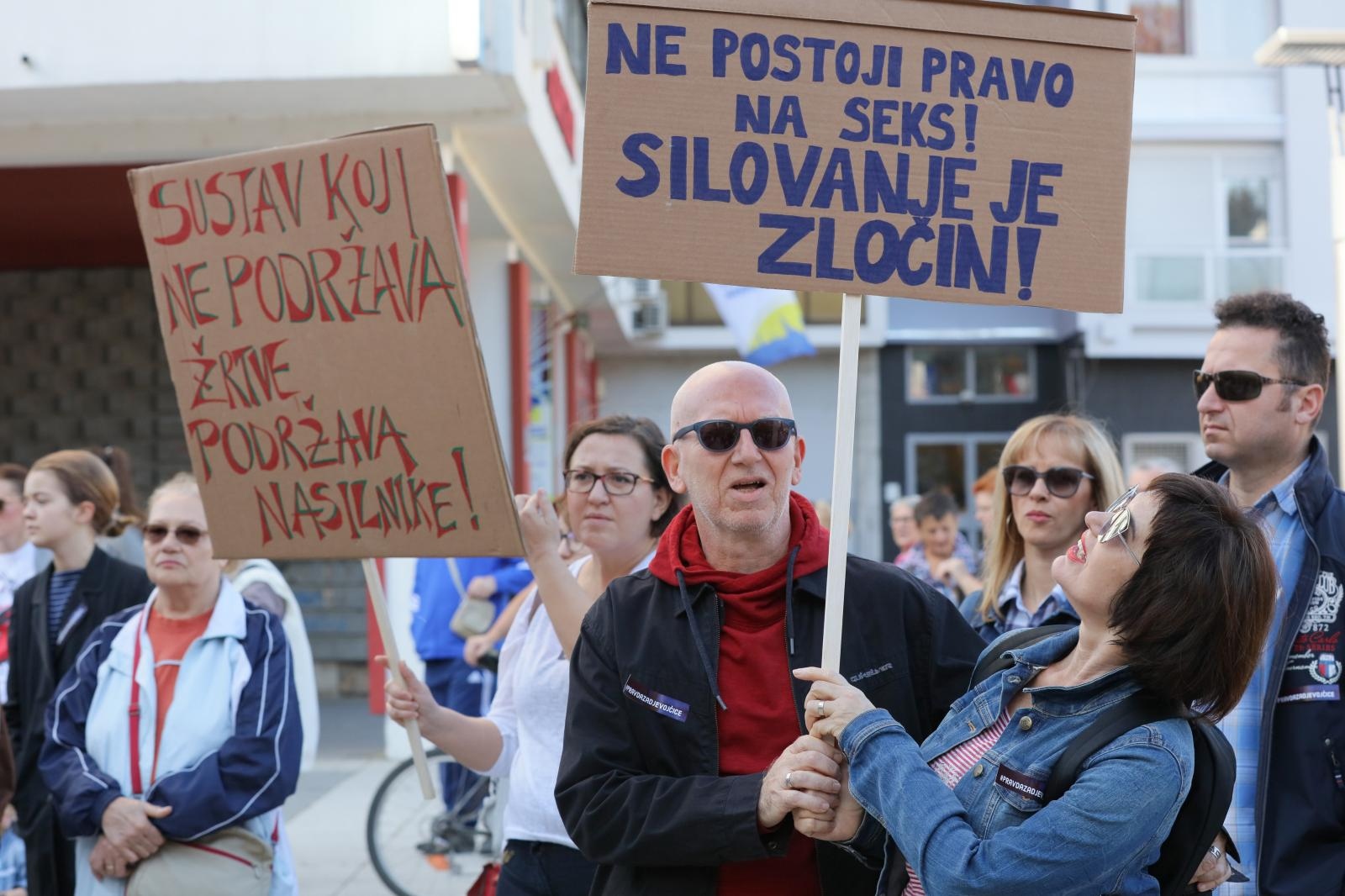 U Osijeku održan prosvjed “Pravda za djevojčice”