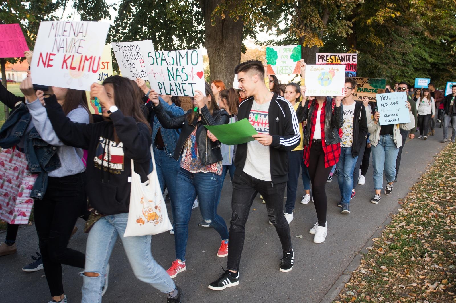 Osijek, 20.9.2019. – Prosvjed srednjoškolaca za spas klime Osijek, 20.9.2019. – Prosvjed srednjoškolaca za spas klime