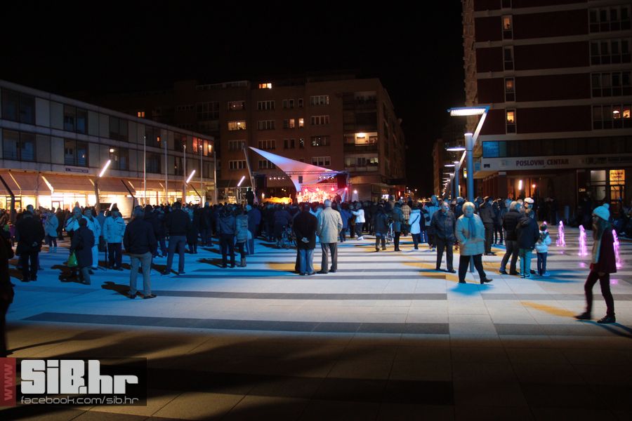 SvecanoOtvorenTrgSlobode_SiBhr_