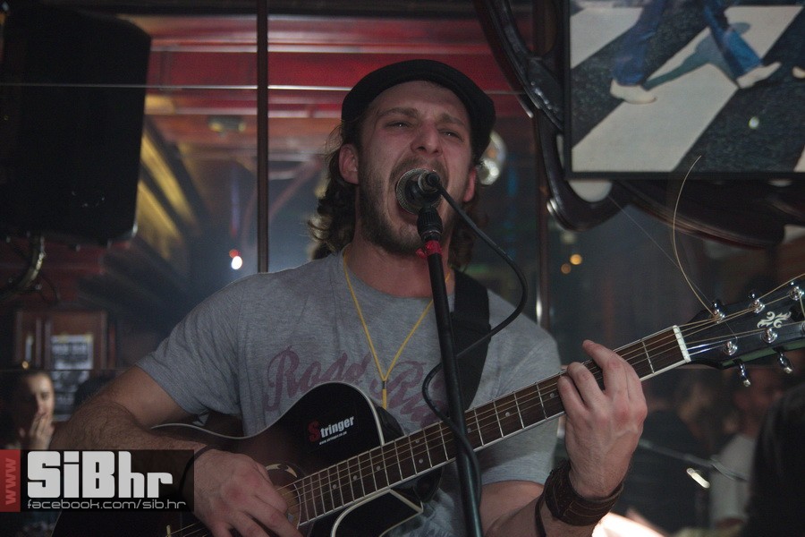 akusticna_svirka_cadillac_21