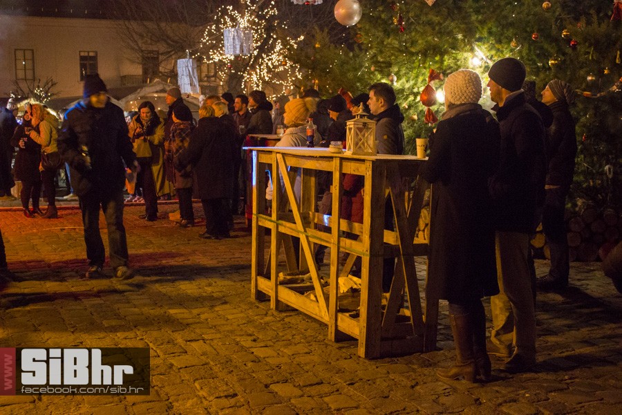 nova_godina_2016_trg_tvrdja_sib nova_godina_2016_trg_tvrdja_sib