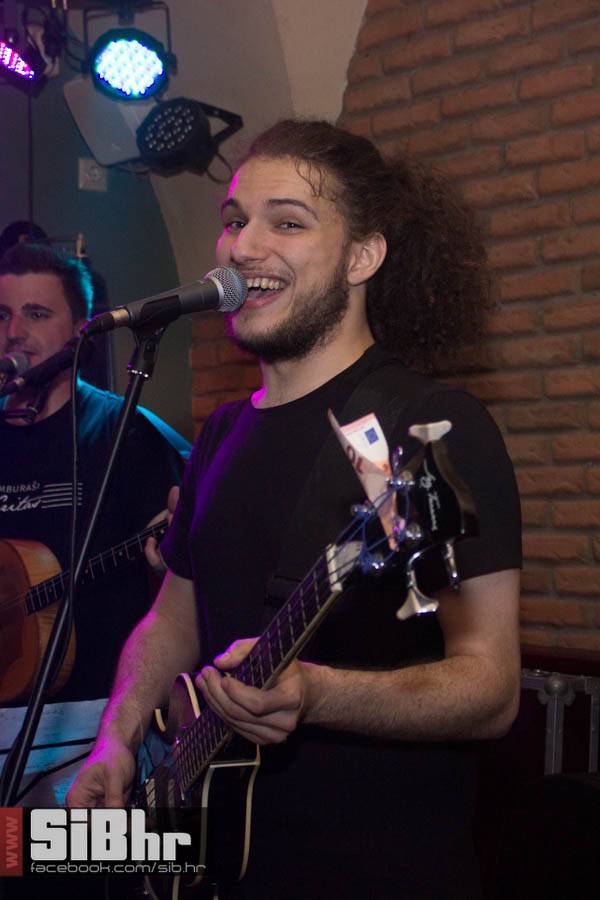 fort_pub_10