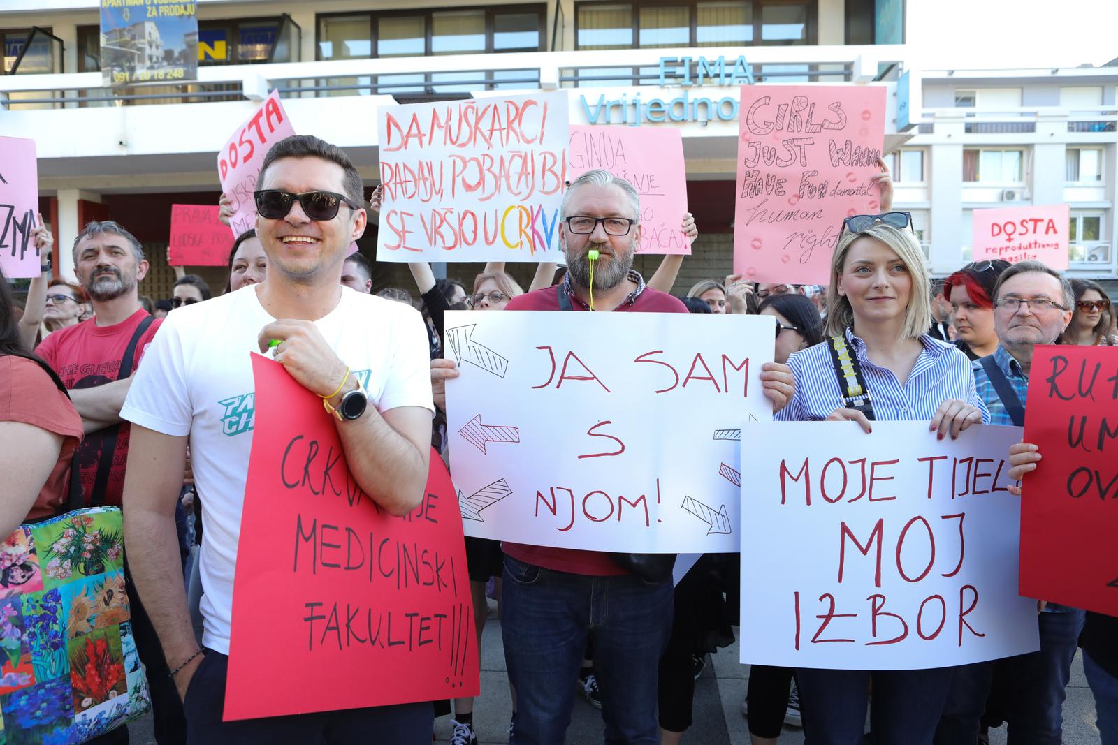 Prosvjed žena na Tregu slobode u Osijeku
