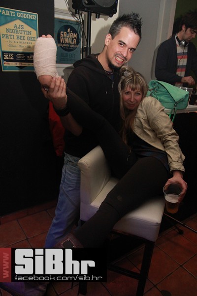 EXITexitIMG_539525122013251213