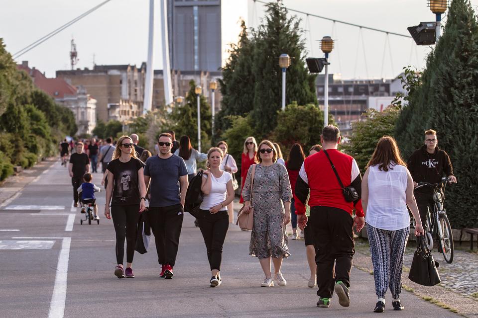 Osječani iskoristili lijepo vrijeme i neradni dan za uživanje na otvorenom