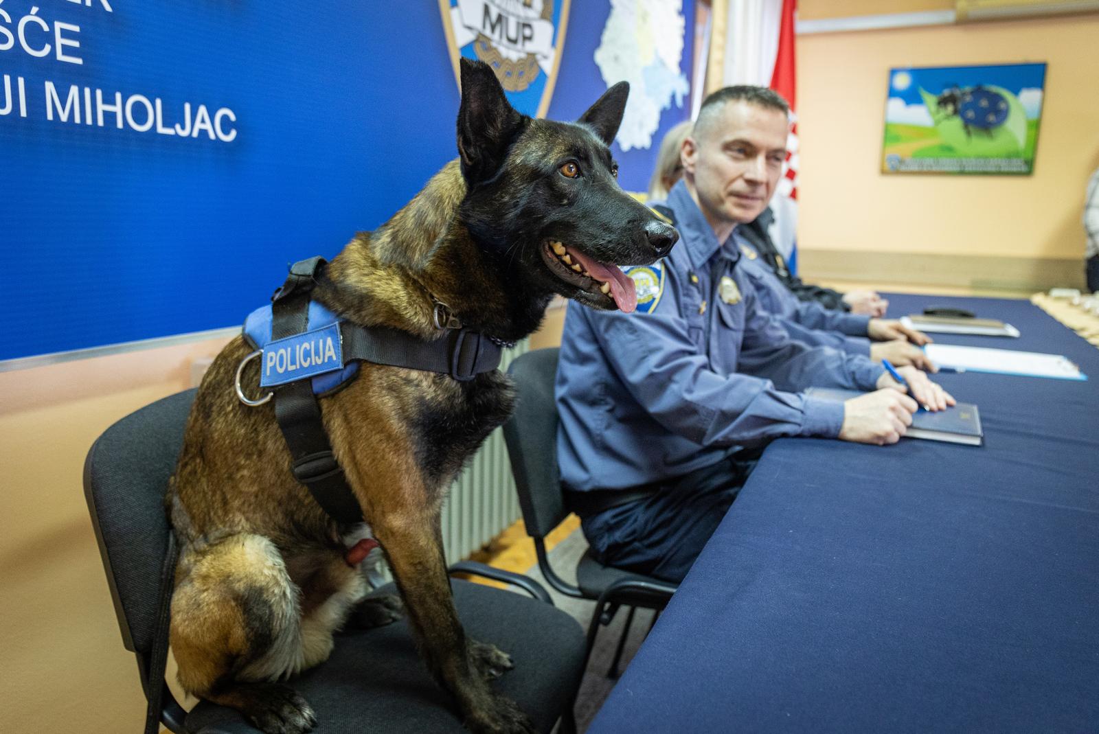 Uz pomoć policijskog psa zaplijenjeno 11 kilograma heroina