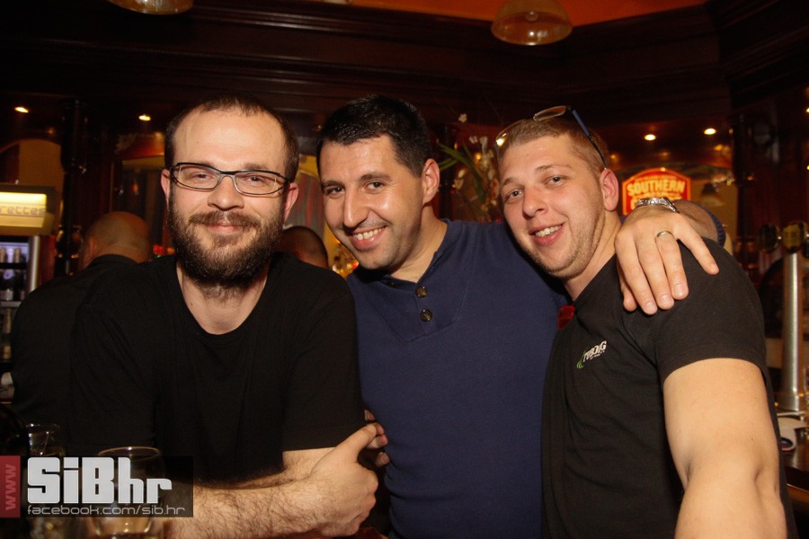 old_bridge_pub_13
