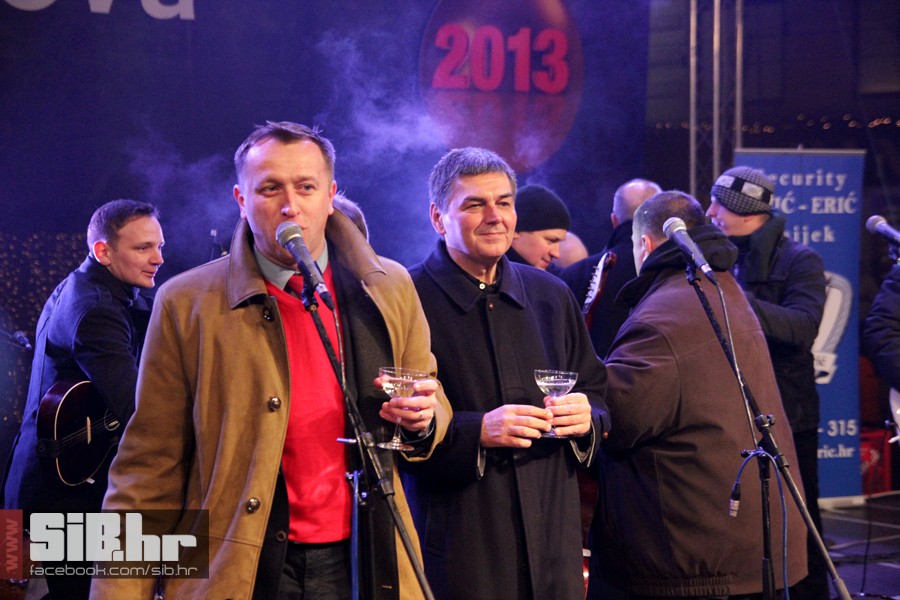 novagtrgkinolumiermediumlotus06 novagtrgkinolumiermediumlotus06