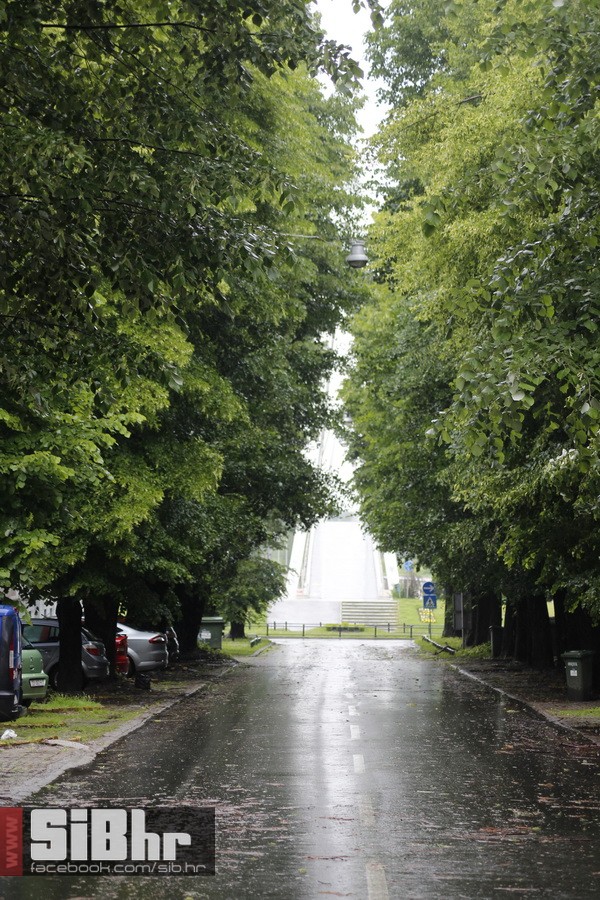 kisa_osijek_SiBhr_32 kisa_osijek_SiBhr_32