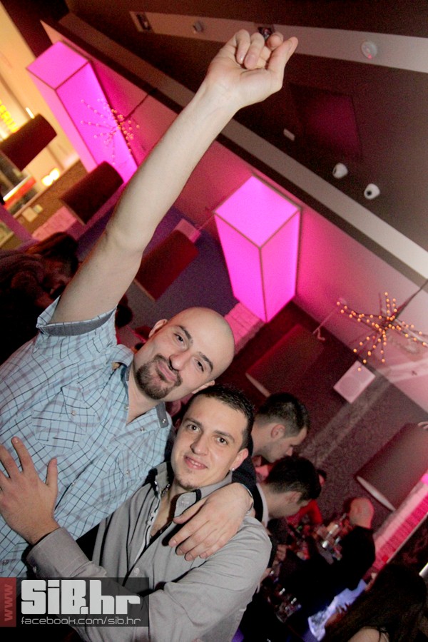 novagtrgkinolumiermediumlotus12 novagtrgkinolumiermediumlotus12