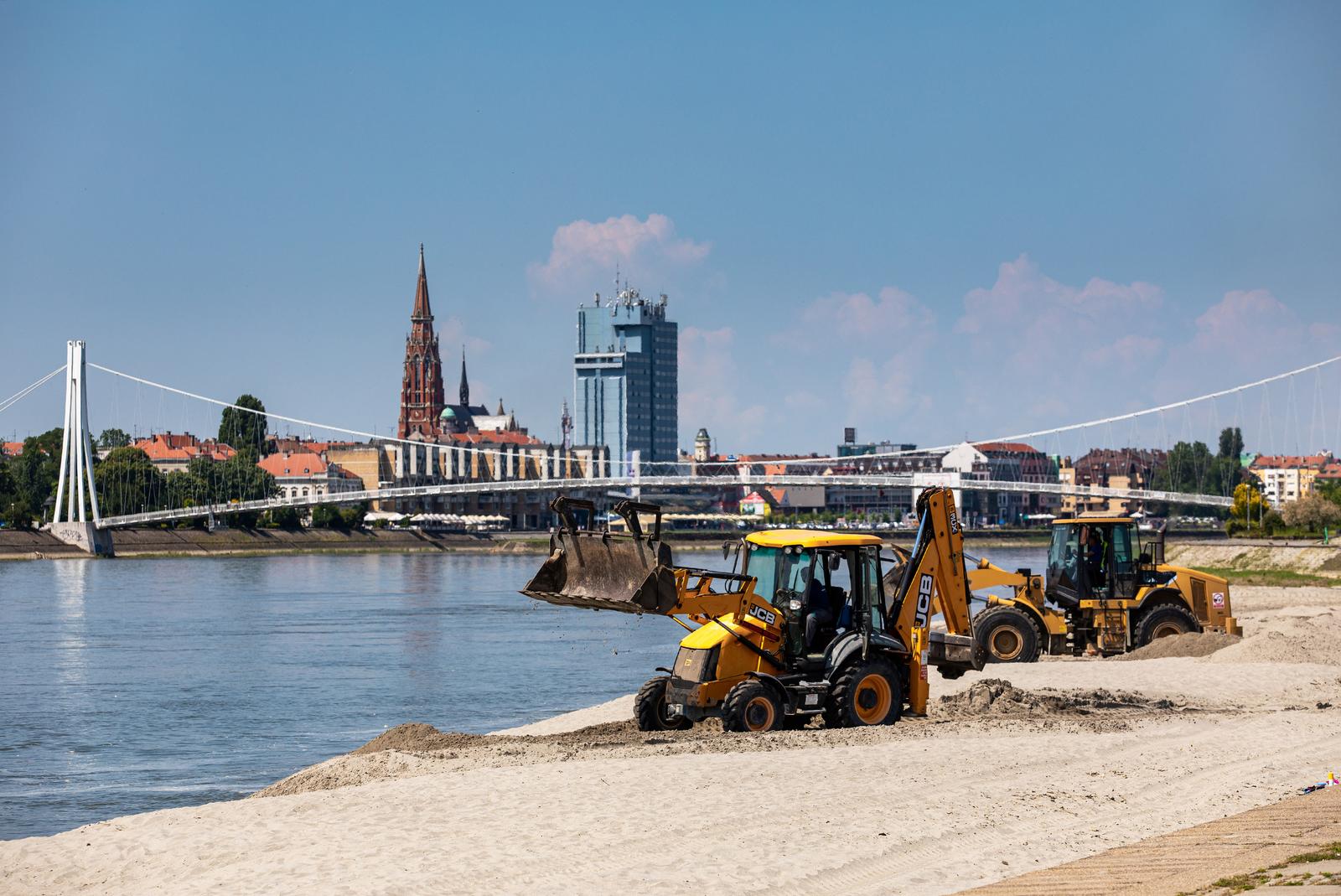Lipanj 2021. – Nasipavanje novoga pijeska na kupalištu Kopika