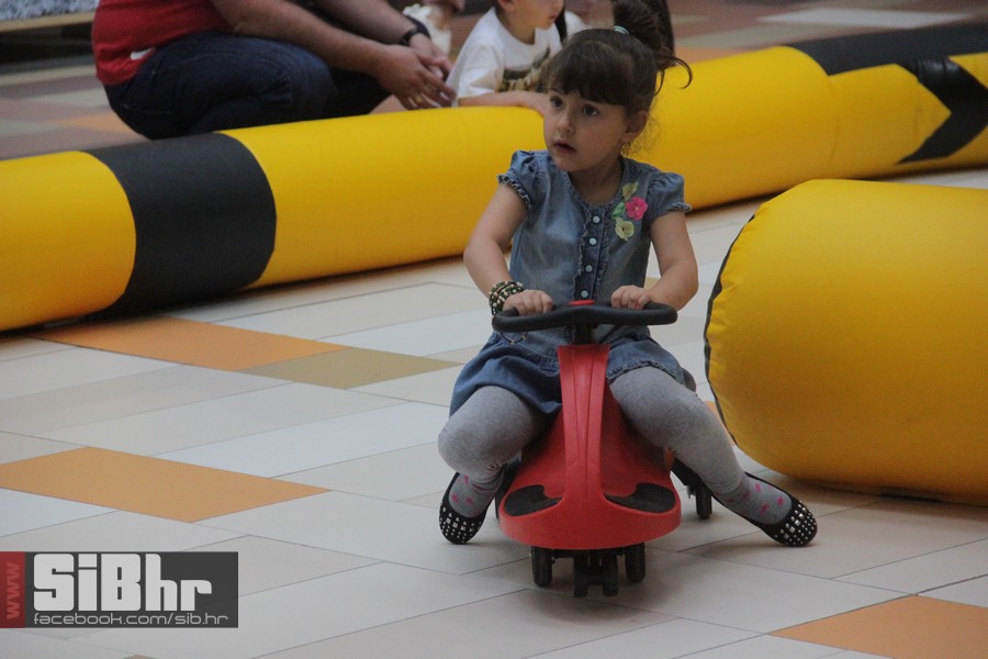 autici_avenue_mall_osijek_19