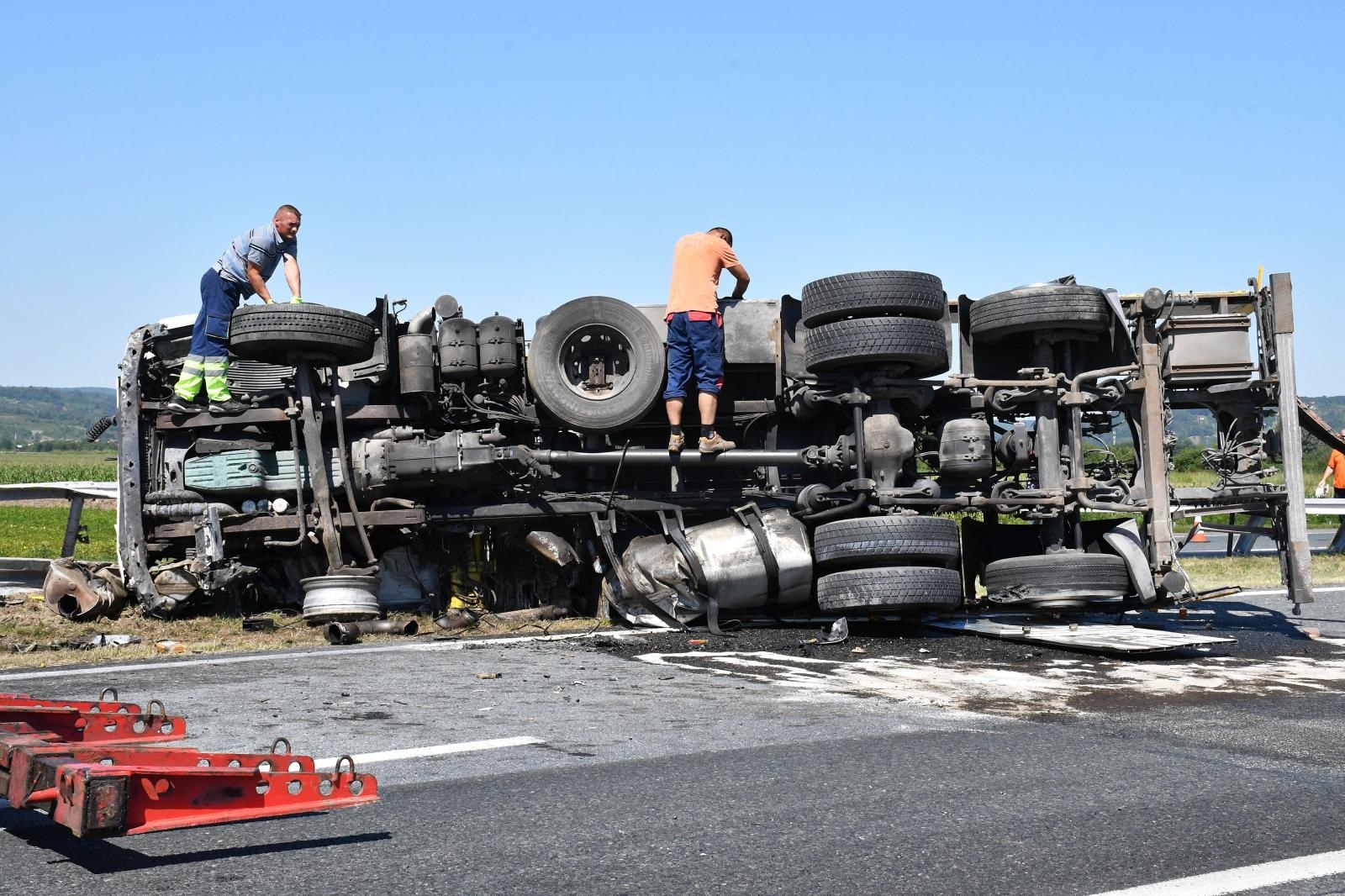 Sudar kamiona na autocesti A3