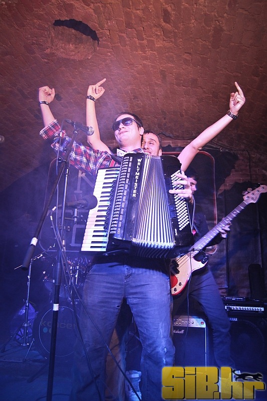 brkovi_mini_teatar_28_01_2012_s