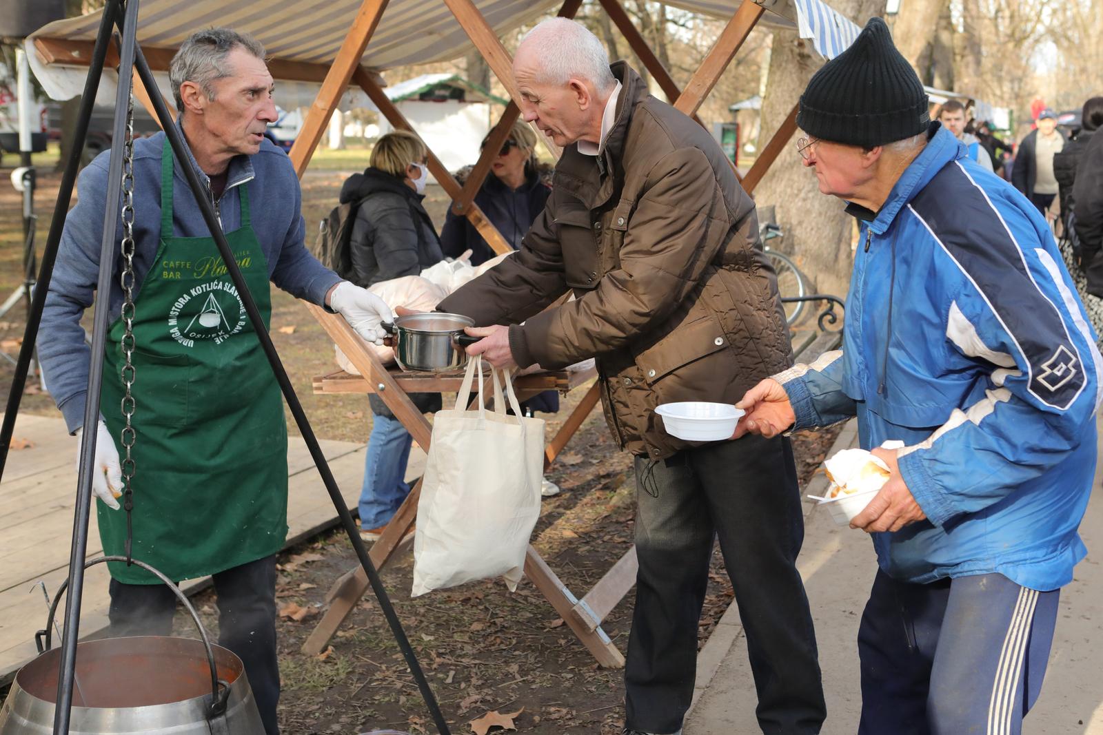 Blagdanska podjela fiša u Perivoj kralja Tomislava Blagdanska podjela fiša u Perivoj kralja Tomislava