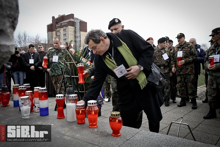 vukovar_prosvjed_protiv_cirilic